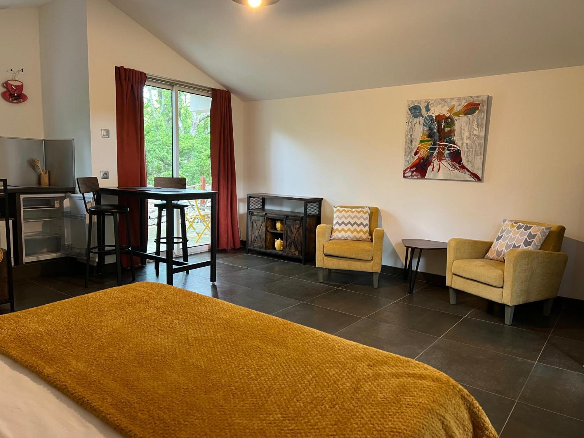 Le Mazet, Studio Avec Terrasse Et Acces Piscine Saint Alban Auriolles Exterior foto